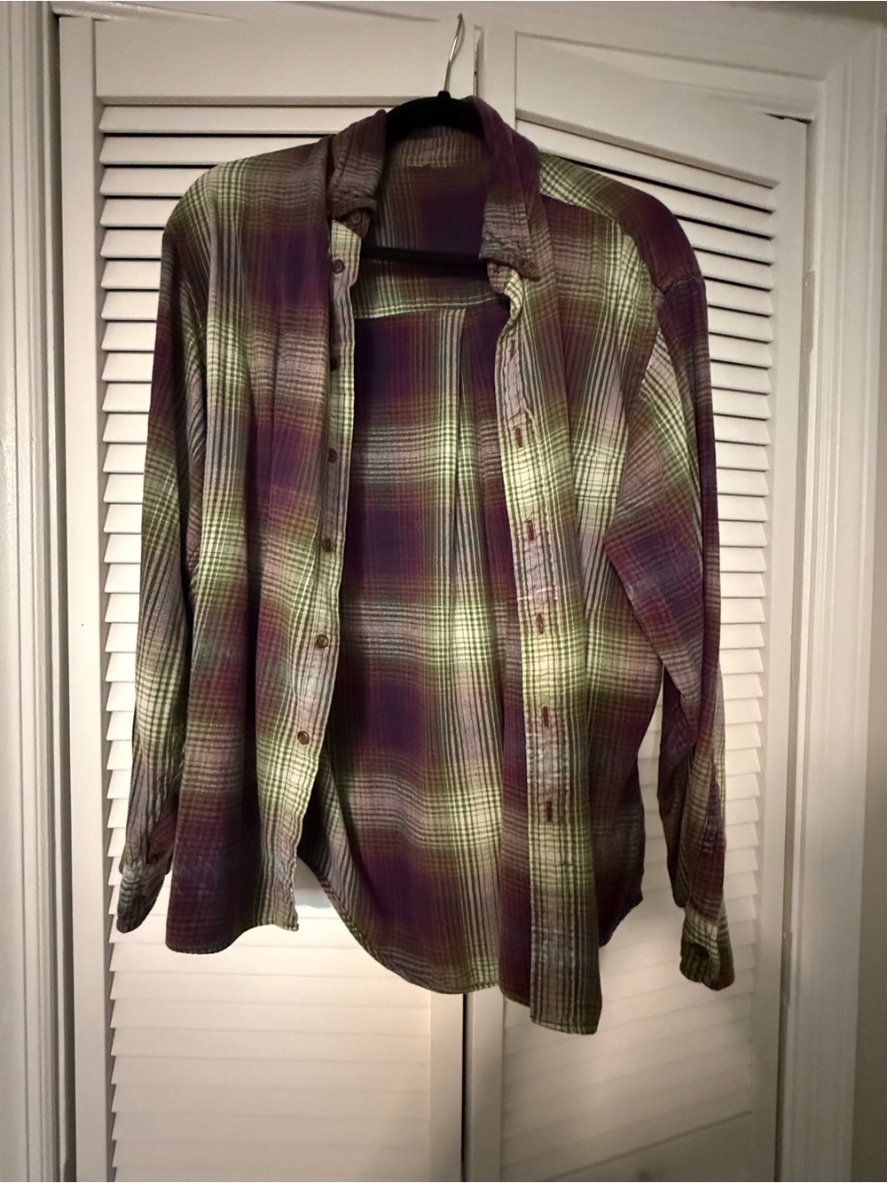 Women's Vintage Plaid Button-Down Shirt in Purple and Green